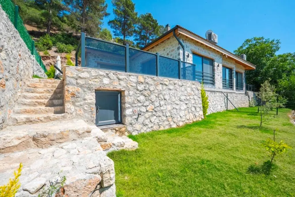Property in Uzumlu